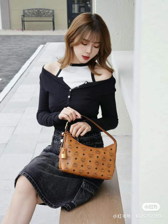 Picture of MCM Handbags _SKUfw242037468fw